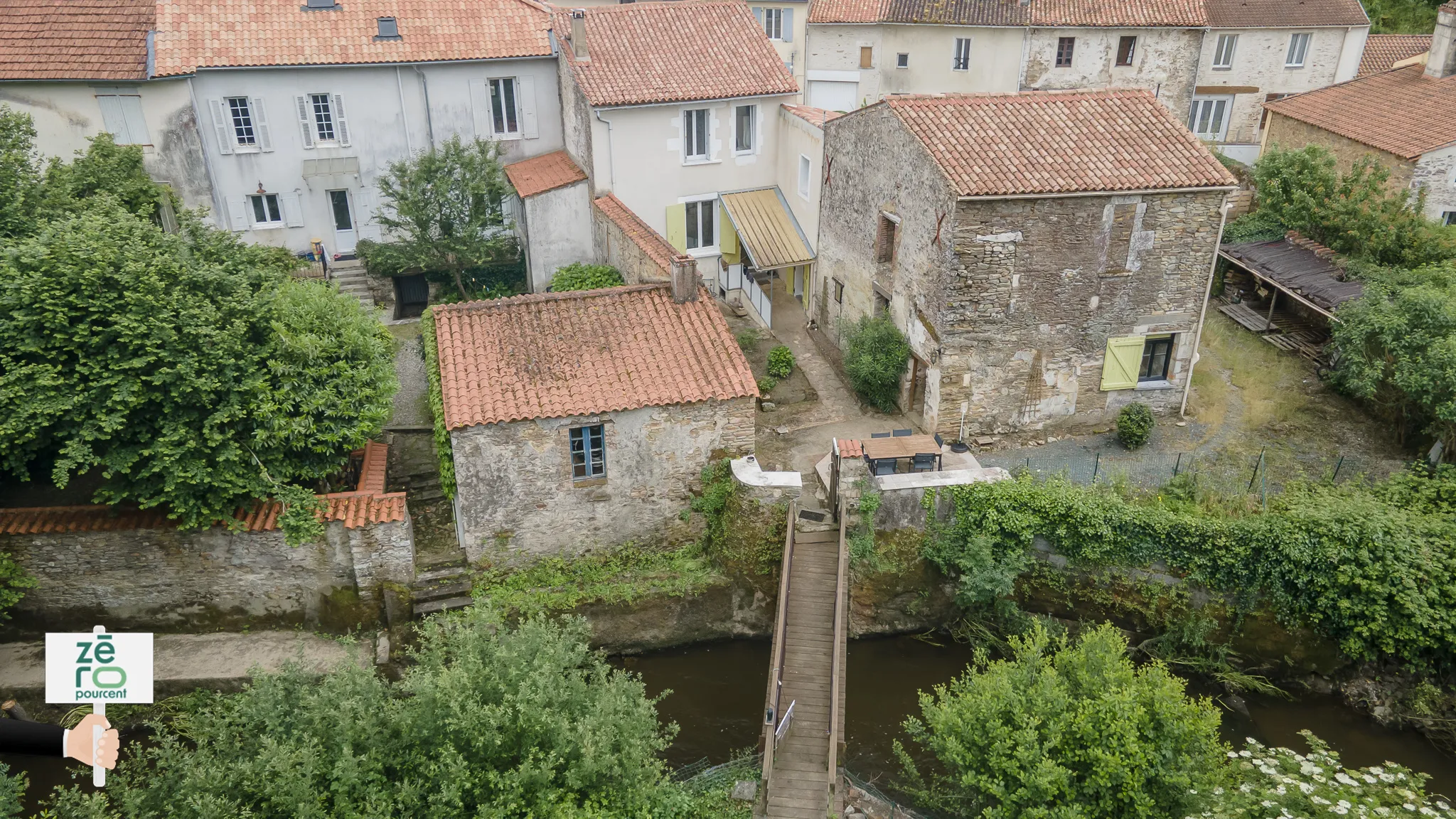 Charmante maison rénovée de 145 m² à Mareuil sur Lay avec grand jardin 