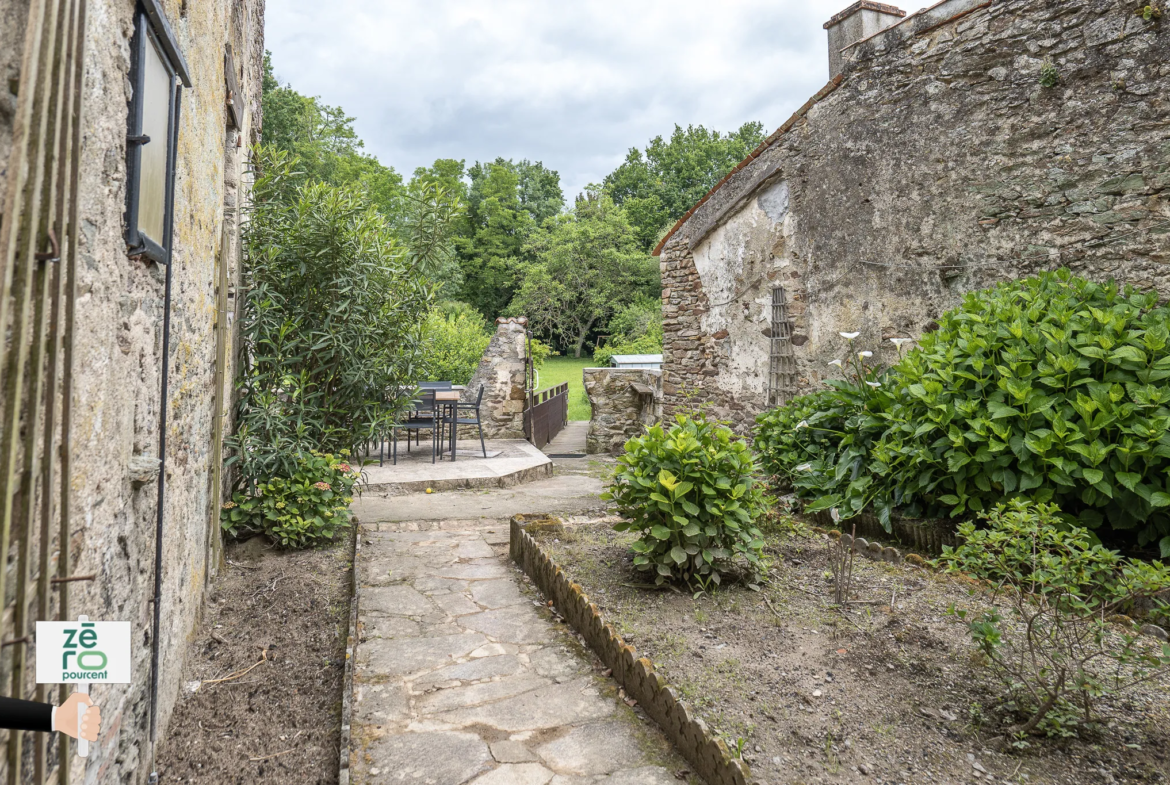 Charmante maison rénovée de 145 m² à Mareuil sur Lay avec grand jardin 