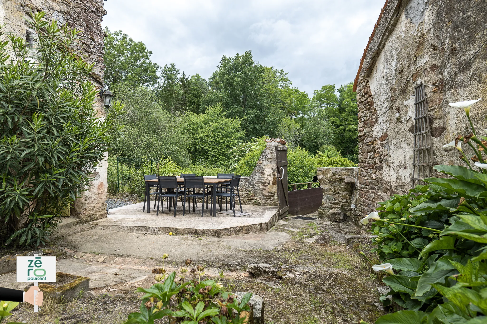 Charmante maison rénovée de 145 m² à Mareuil sur Lay avec grand jardin 