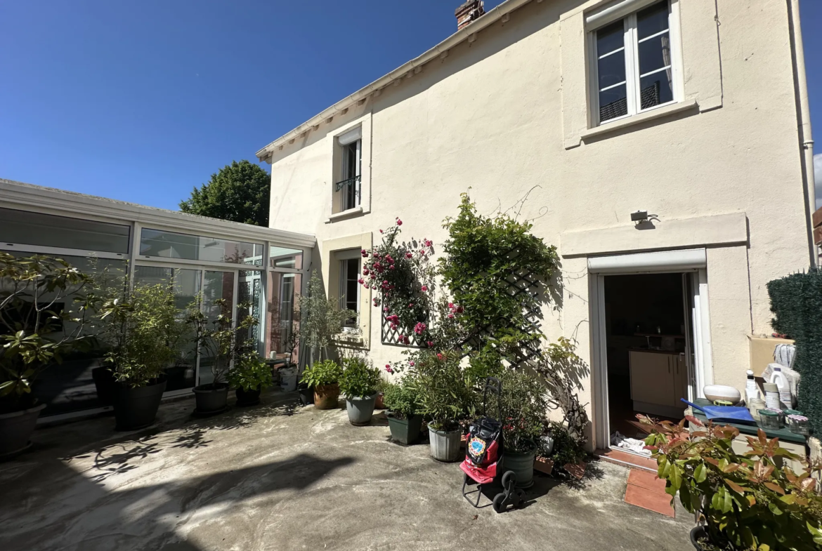 Maison de ville proche commerces à Bellerive-sur-Allier 