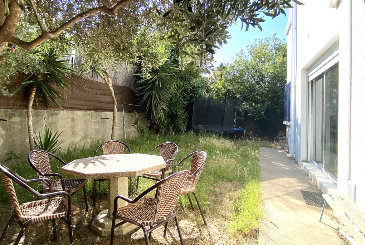 Maison de ville T5 avec jardin et garage à Perpignan 