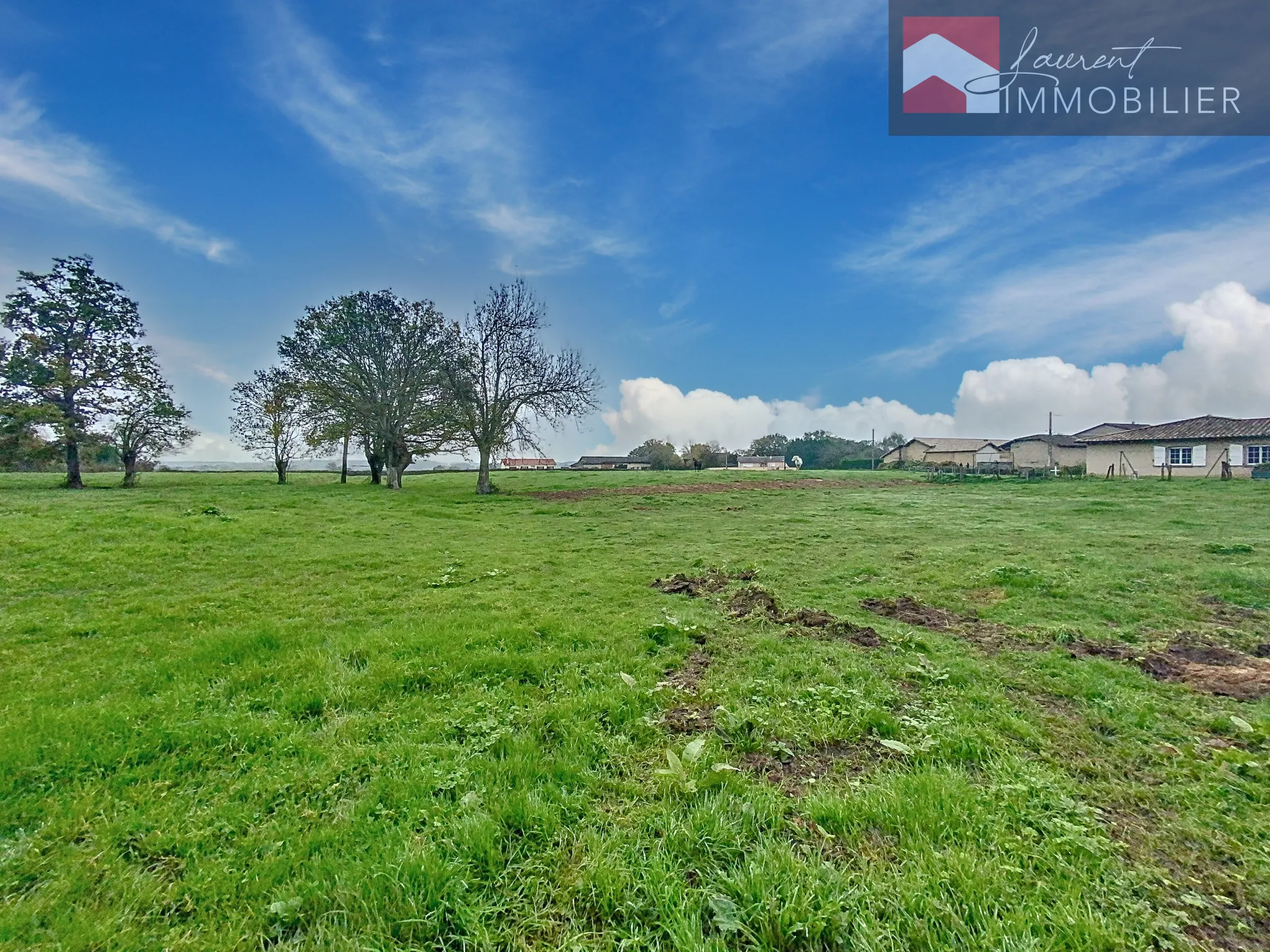 Terrain à bâtir de 2 000 m² à Chevroux, proche de Pont de Vaux 