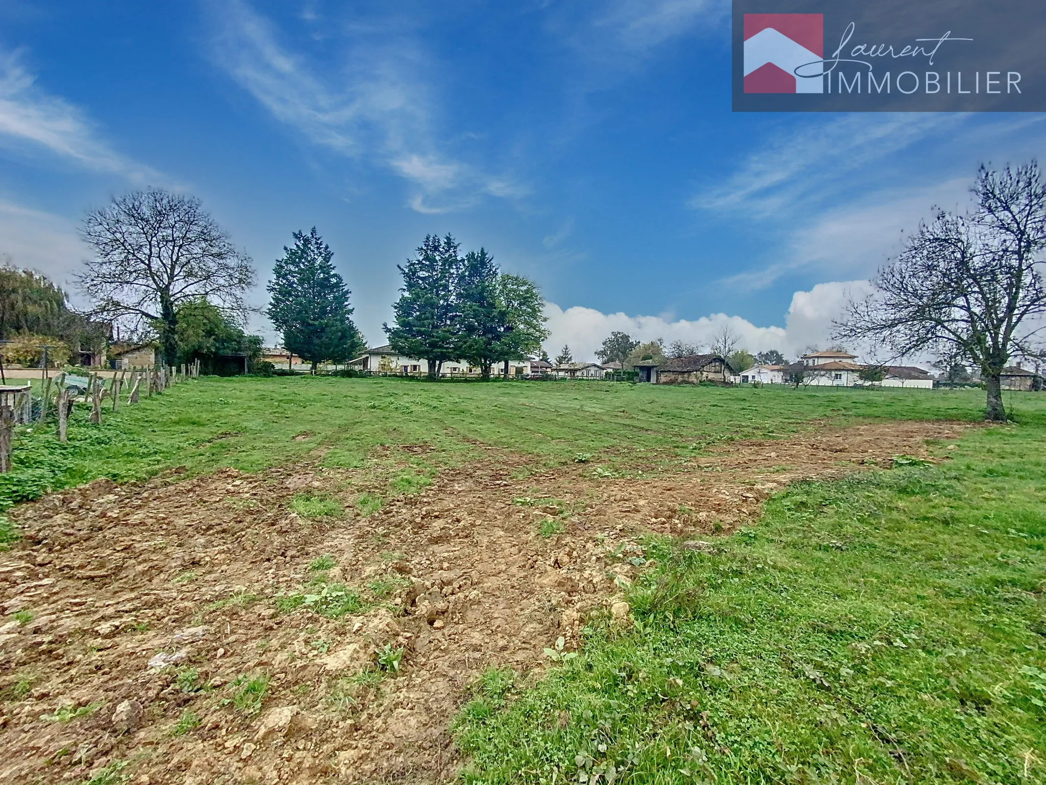 Terrain à bâtir de 2 000 m² à Chevroux, proche de Pont de Vaux 