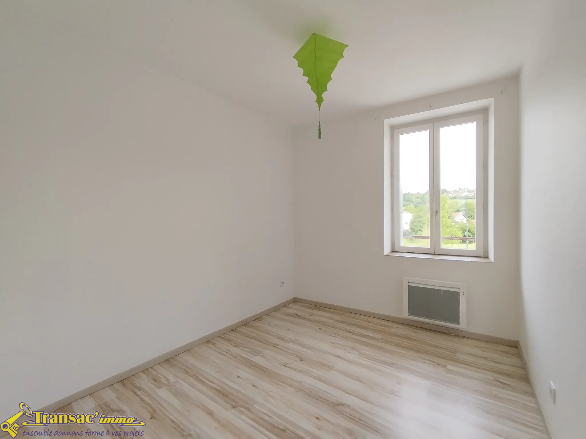 Immeuble à bas de Thiers avec local commercial et appartement Duplex F6 à vendre 