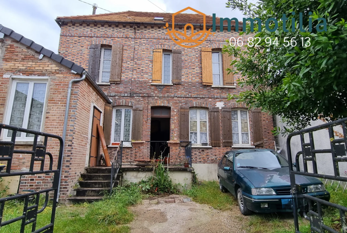 Maison de village à rénover à Bray sur Seine - 79000 EUR 