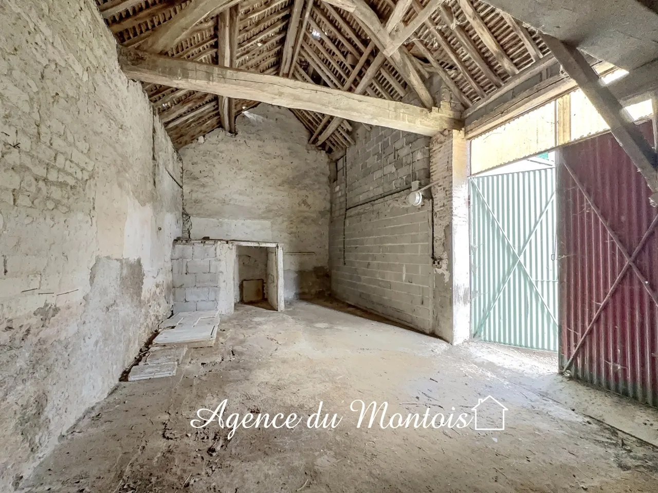 Maison villageoise à rénover à Bray sur Seine avec jardin 