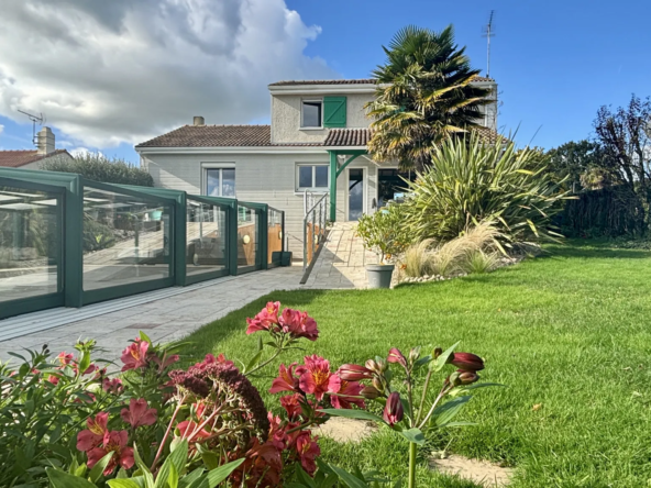 Jolie Maison avec Piscine à vendre à Yzernay - 15 minutes de Cholet