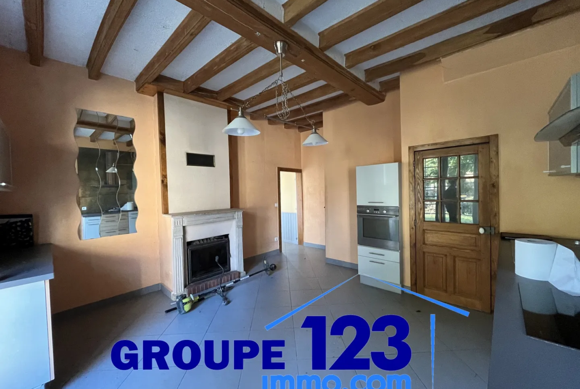 Maison ancienne à vendre à Escamps - 103 m² - 4 chambres 