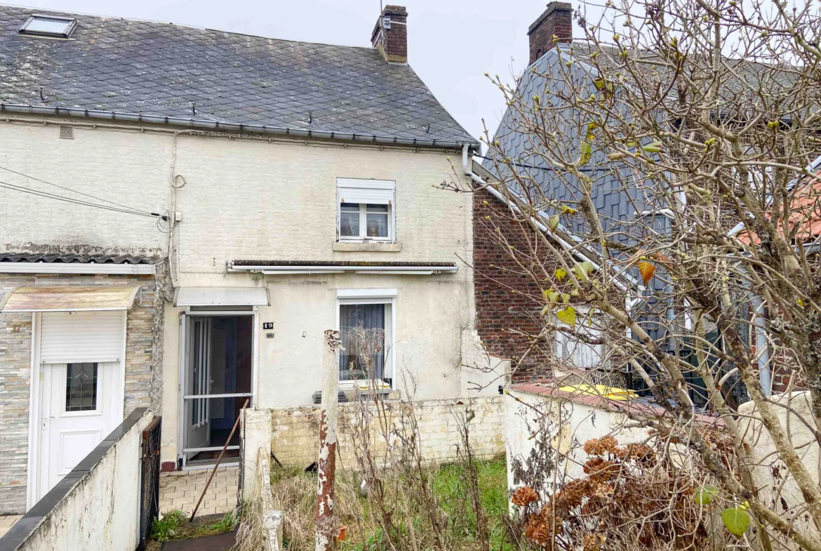 Maison semi-individuelle à Recquignies - Petit prix idéal pour premier achat 