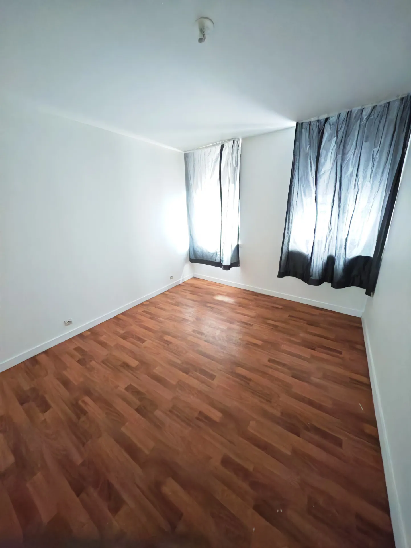 À Vendre : Immeuble de 190 m2 à Roubaix pour 264 000 € 