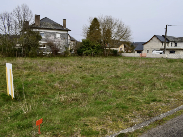 Terrain à bâtir de 1003 m² à Argentat-sur-Dordogne à vendre