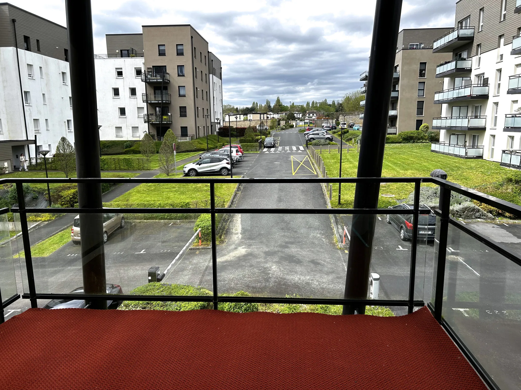 F3 à Montmorency Proche du Canal - Appartement moderne avec balcon 