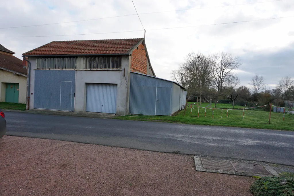 Maison de Village Entre Marcigny et Le Donjon à Vendre 