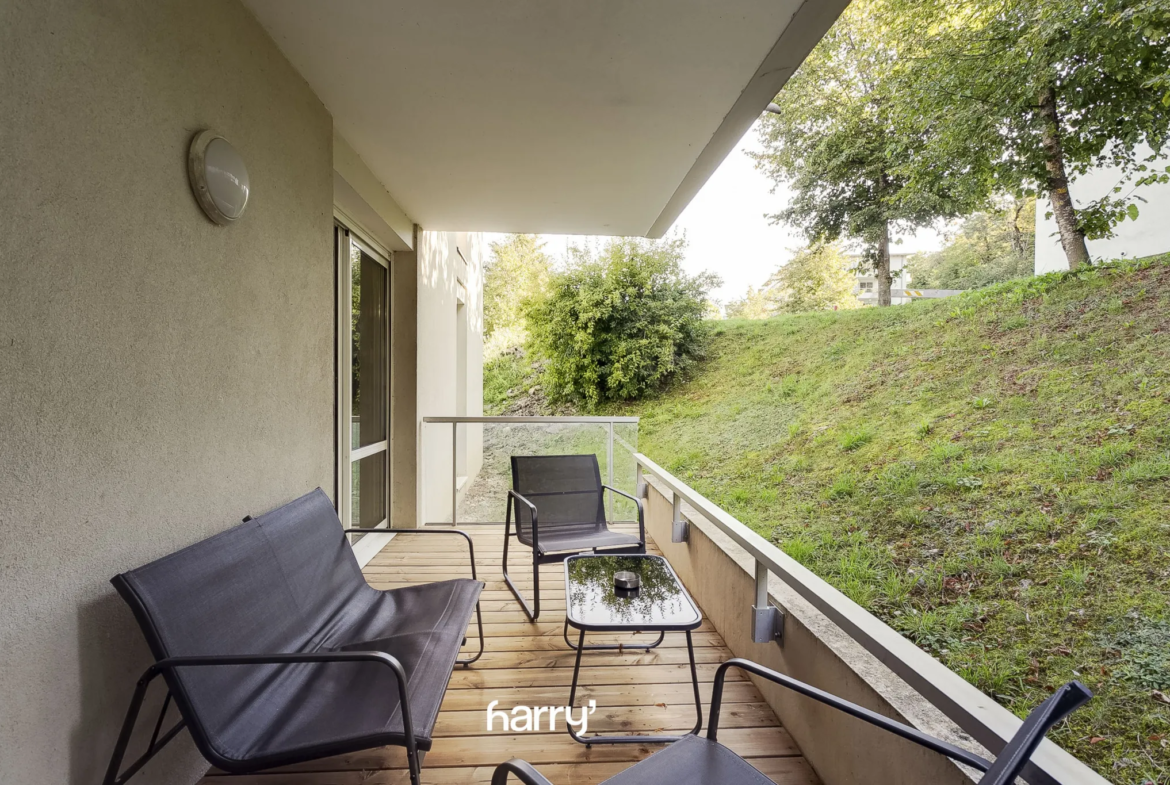 Appartement rénové de 59 m² avec terrasse à Bregille, Besançon 