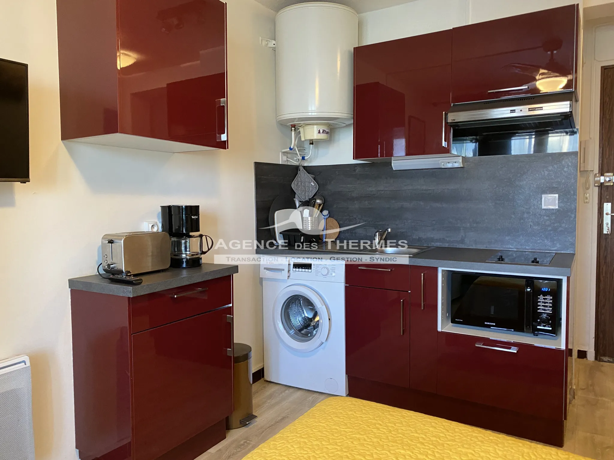 Studio rénové avec loggia à Balaruc les Bains - 115300 EUR 