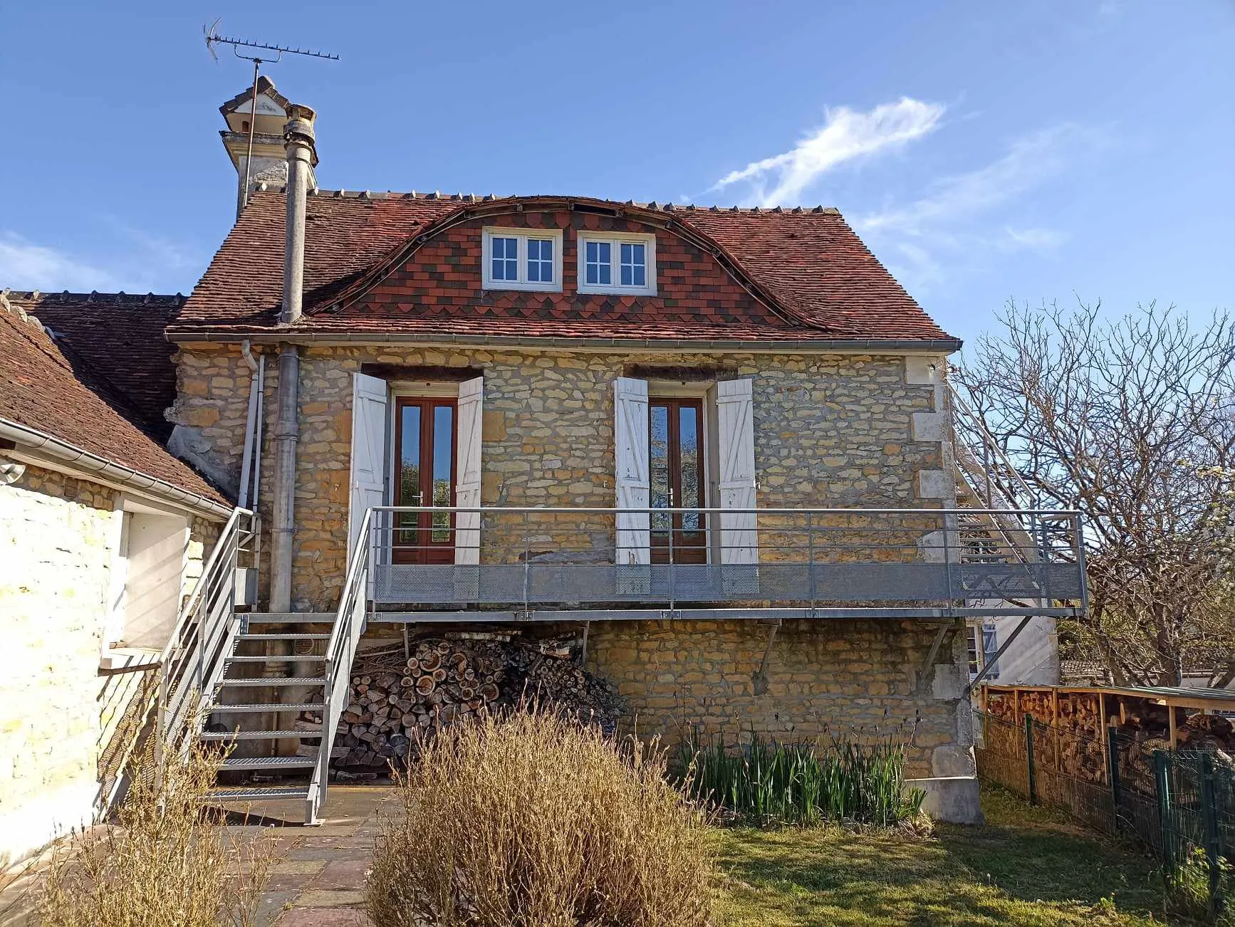 Longère avec deux habitations à Bona (58330) 