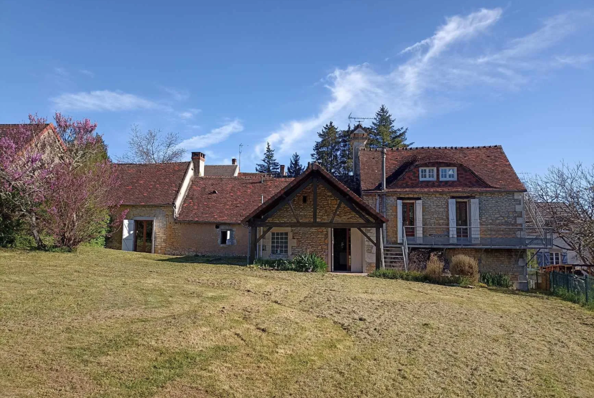 Longère avec deux habitations à Bona (58330) 