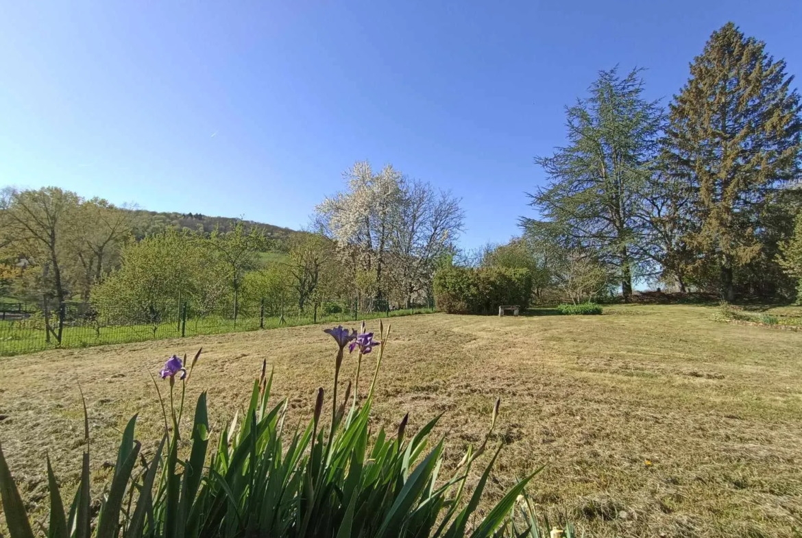 Longère avec deux habitations à Bona (58330) 