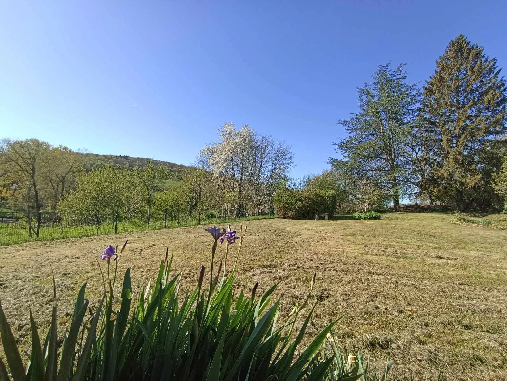 Longère avec deux habitations à Bona (58330) 