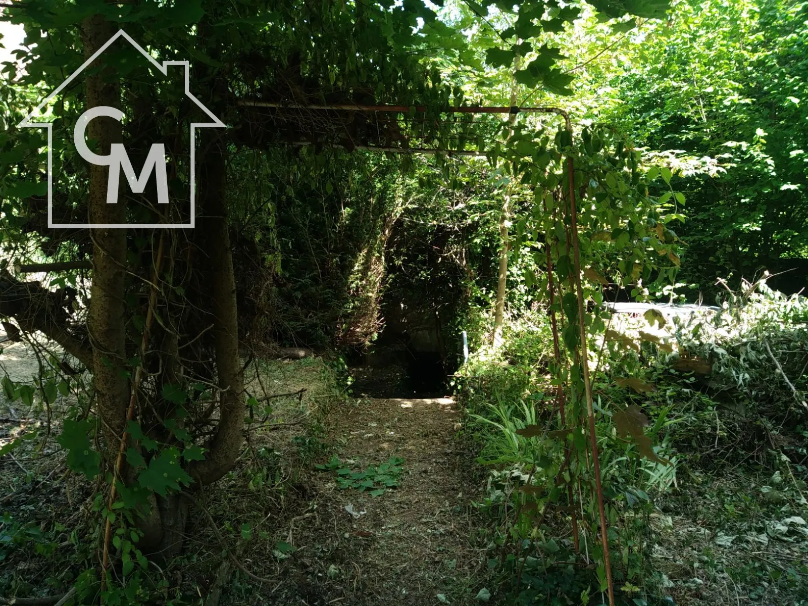 Maison centre bourg à La Chatre avec garage et jardin 