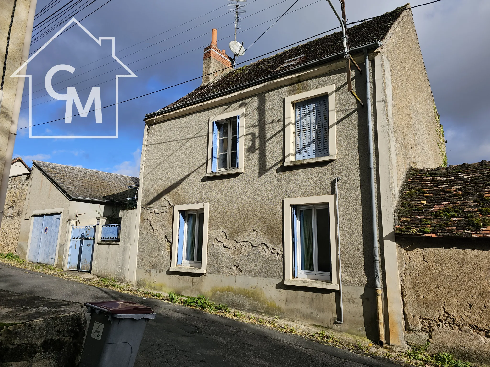 Maison centre bourg à La Chatre avec garage et jardin 