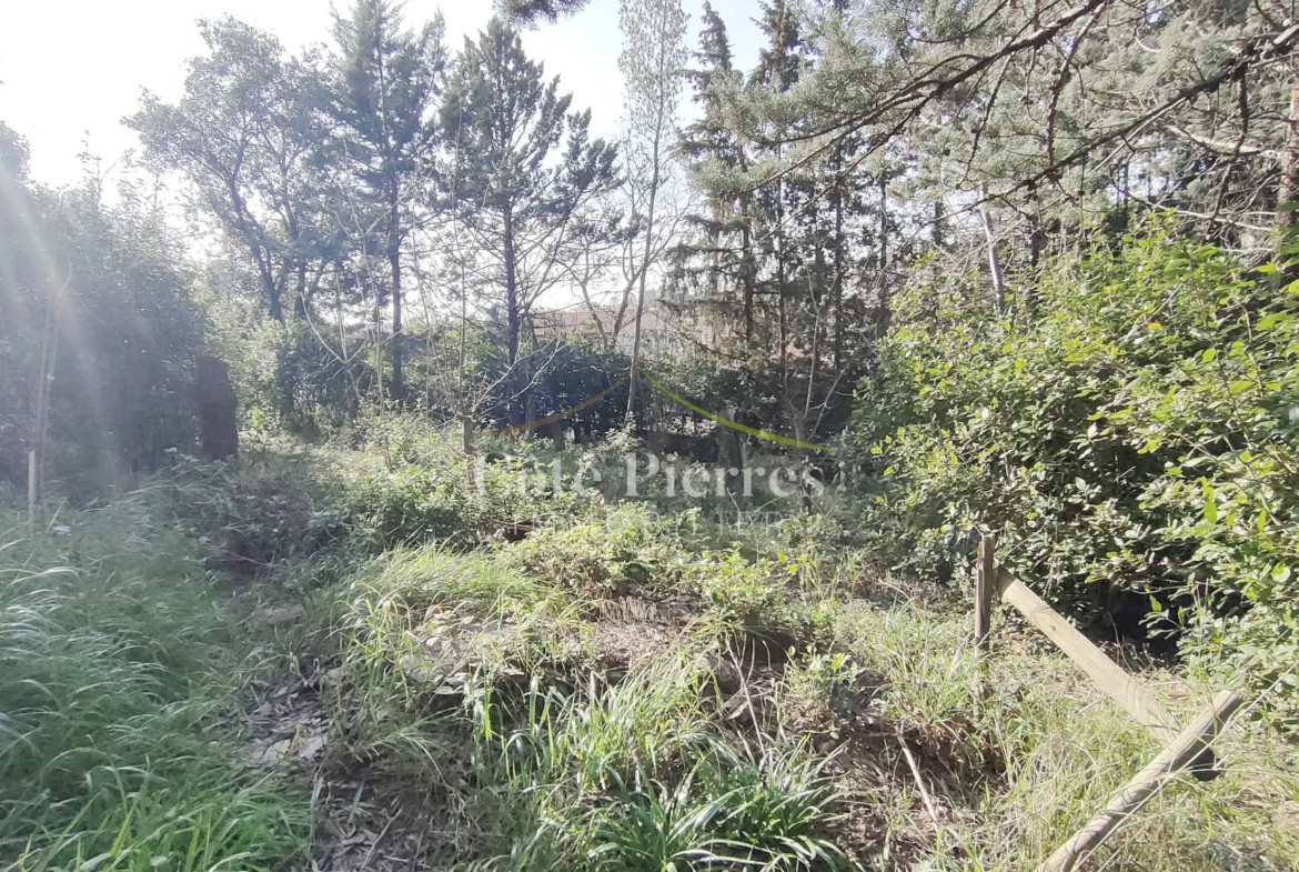 Terrain à bâtir de 554 m² à La Gazelle, Nîmes à vendre 