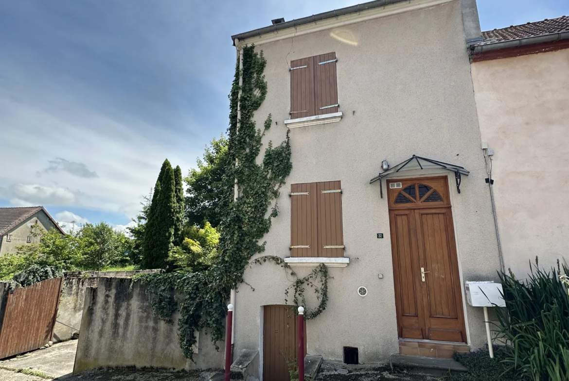 Maison de Bourg T3 avec Jardin à Le Vernet - 70 m² 