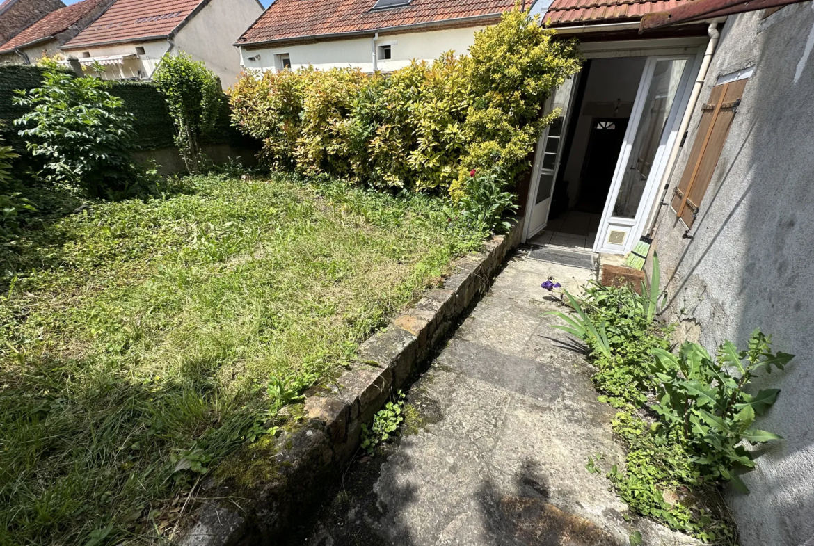 Maison de Bourg T3 avec Jardin à Le Vernet - 70 m² 