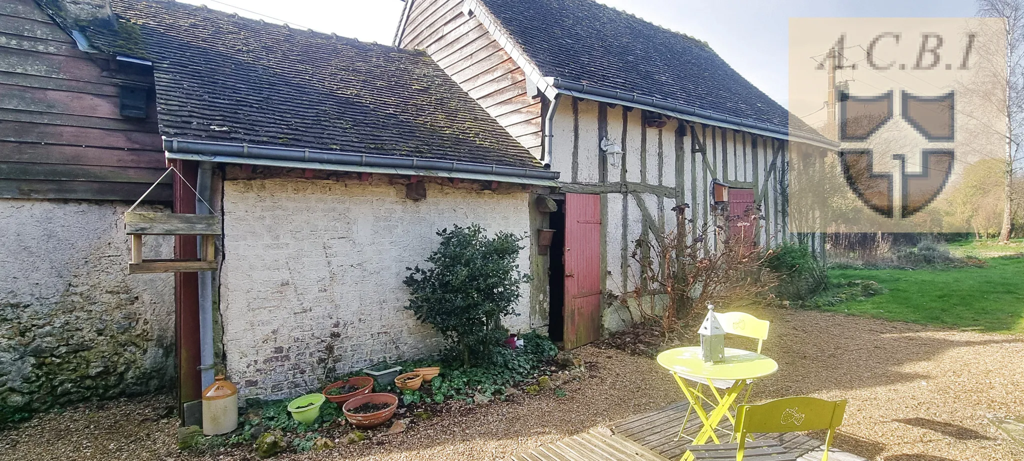 Maison de village en pierre avec grange à Vendôme 