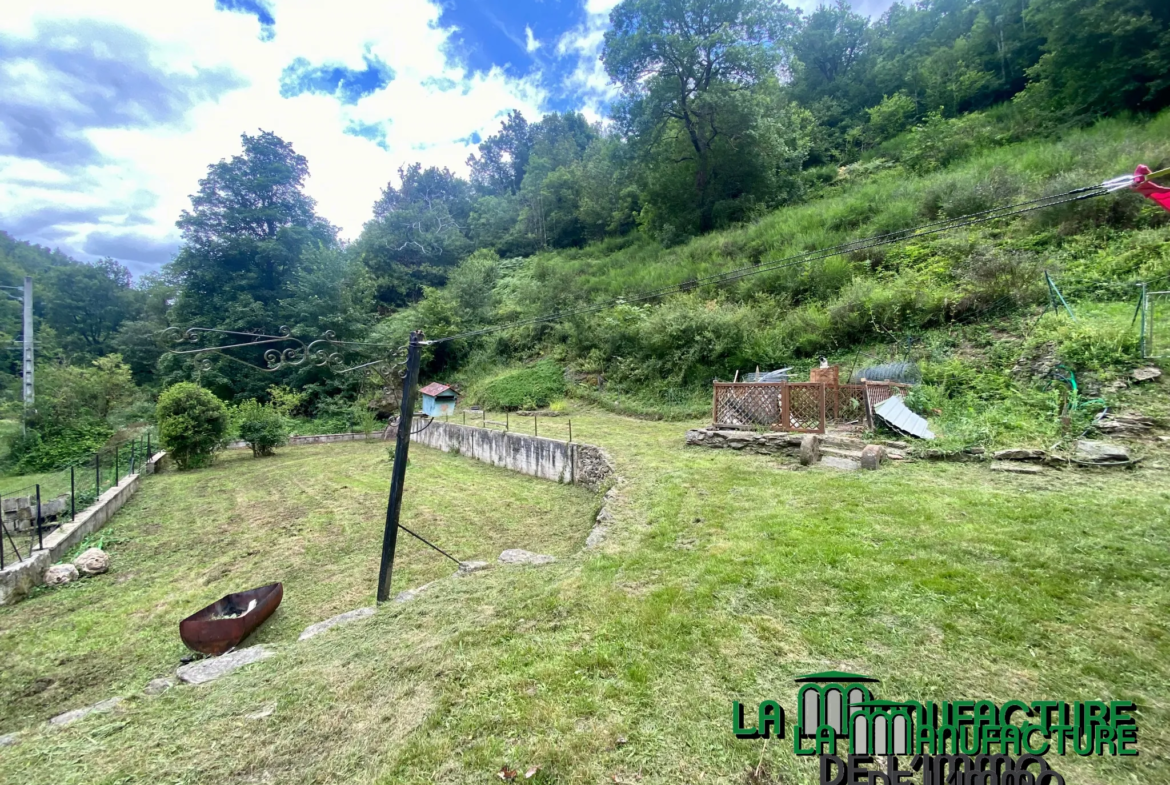 MAISON INDIVIDUELLE 4 CHAMBRES À LE CHAMBON FEUGEROLLES 