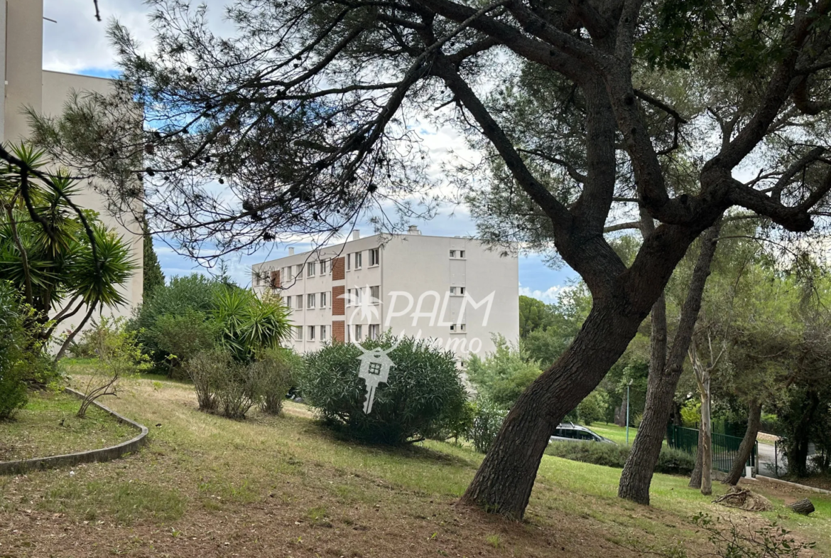 Appartement dernier étage avec vue mer à Vallauris 