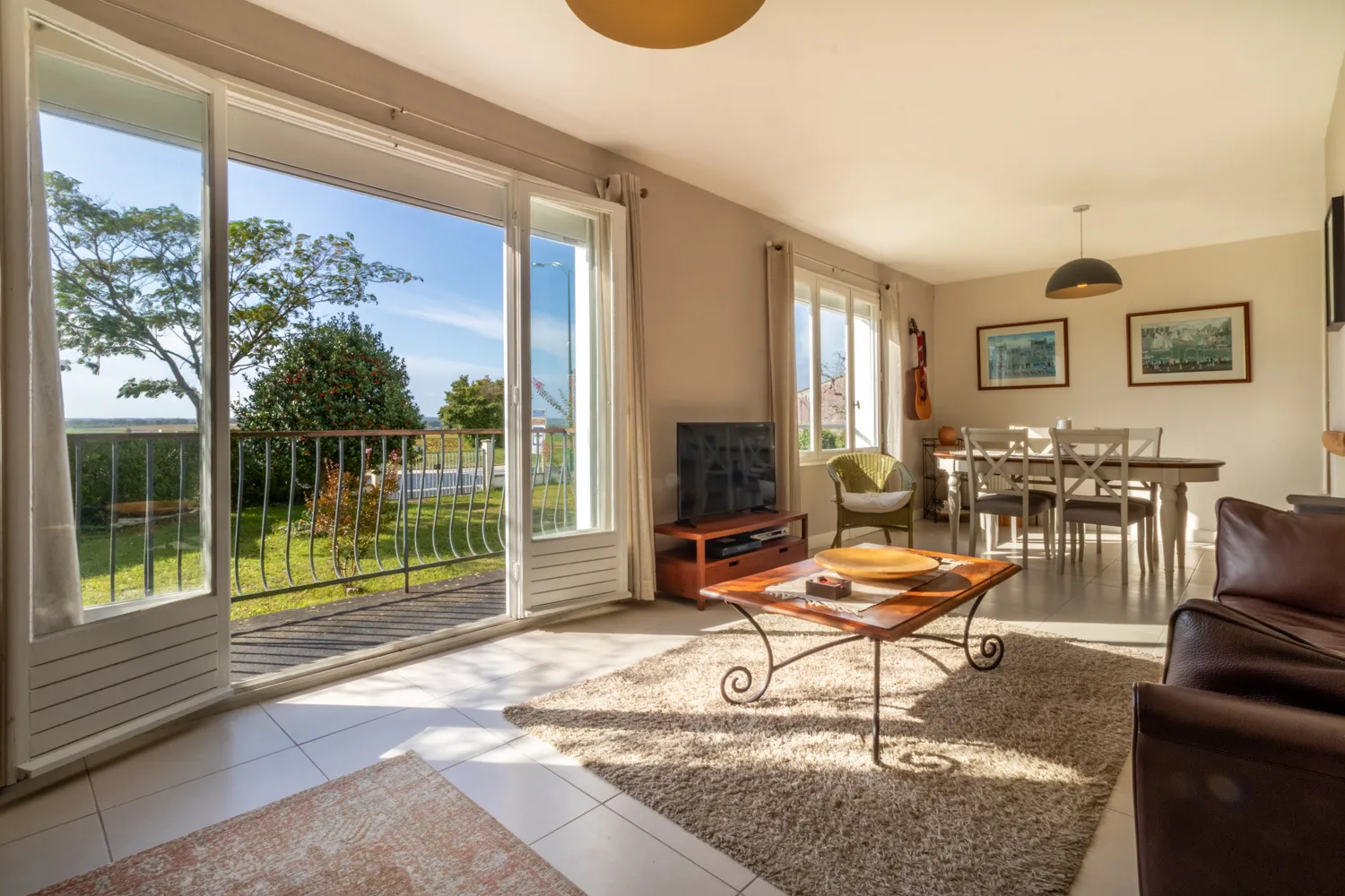 Maison avec 3 chambres, grand sous-sol et jardin à Saint-Savinien 