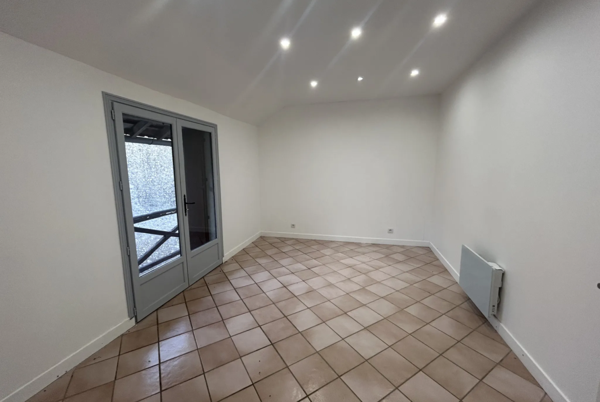 Appartement F3 lumineux de 75 m² à Saclas 