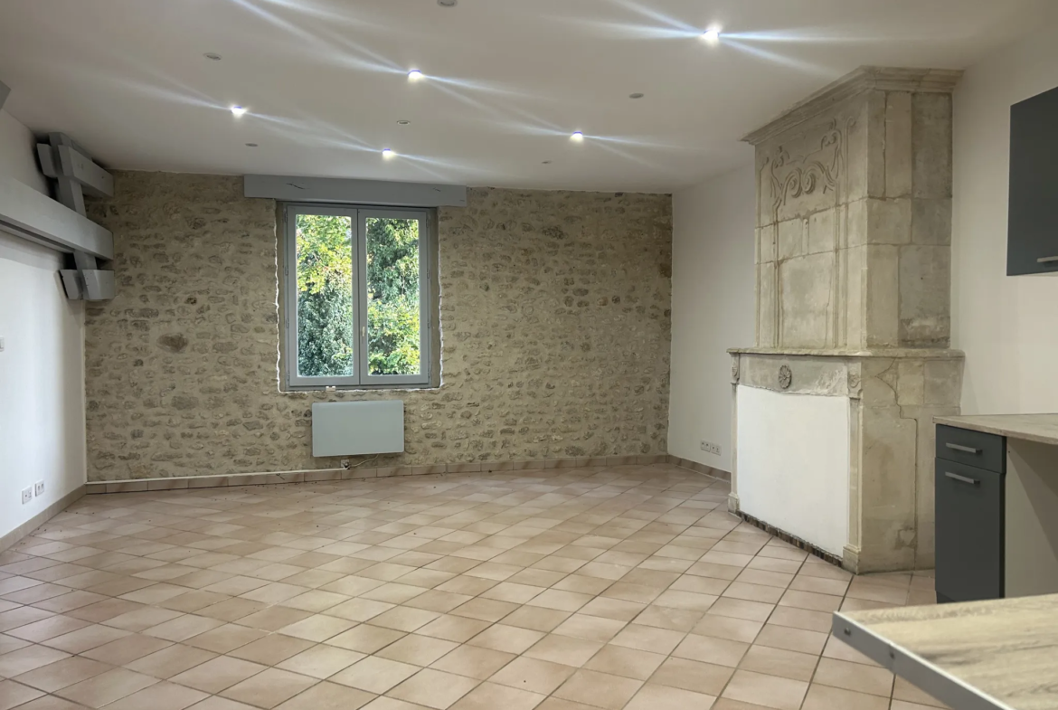 Appartement F3 lumineux de 75 m² à Saclas 