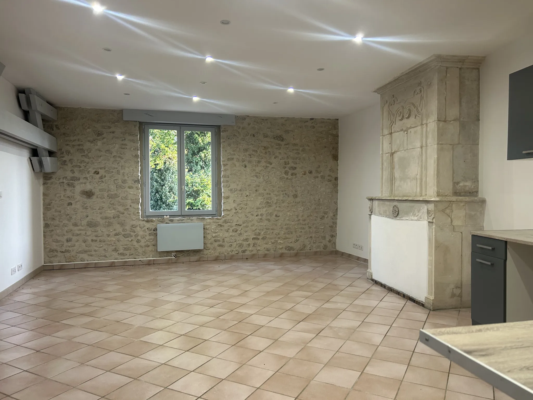 Appartement F3 lumineux de 75 m² à Saclas 