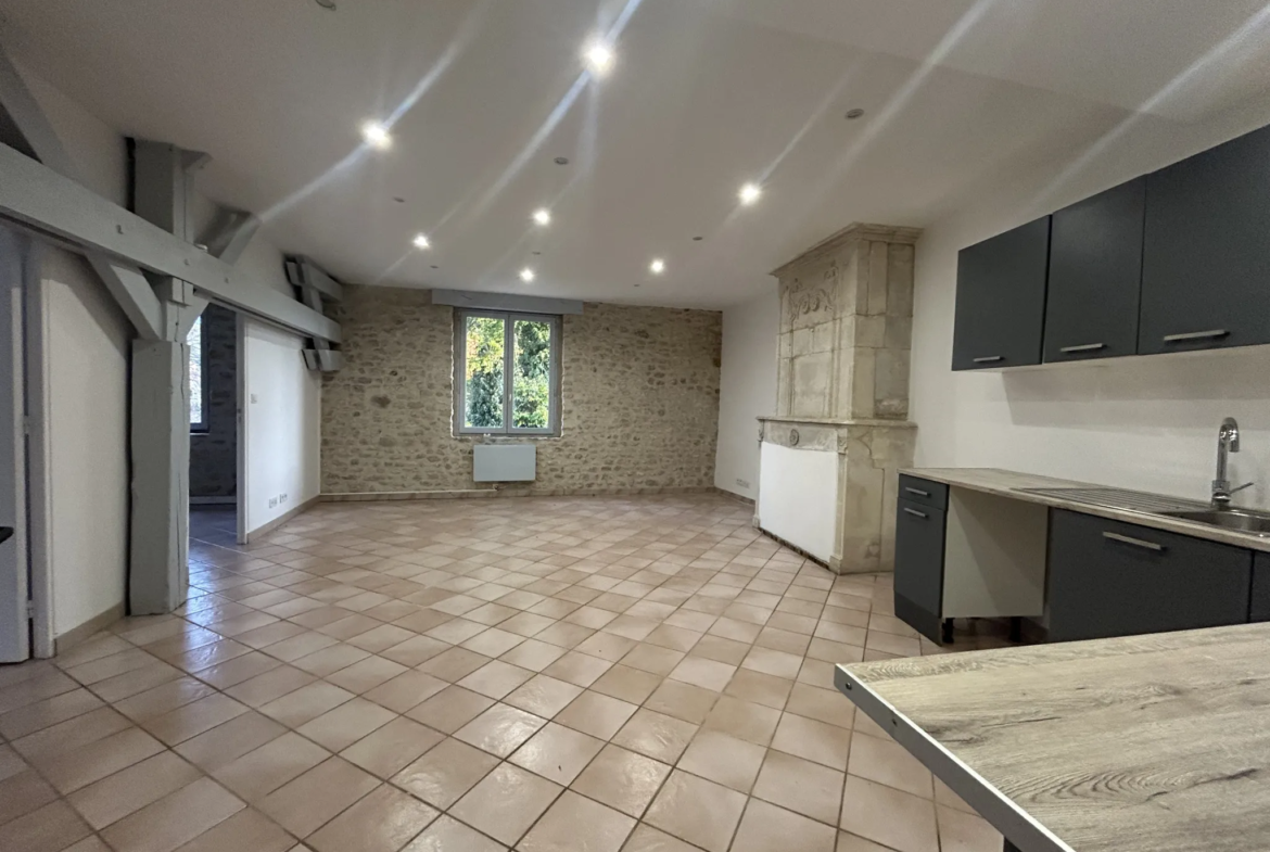 Appartement F3 lumineux de 75 m² à Saclas 