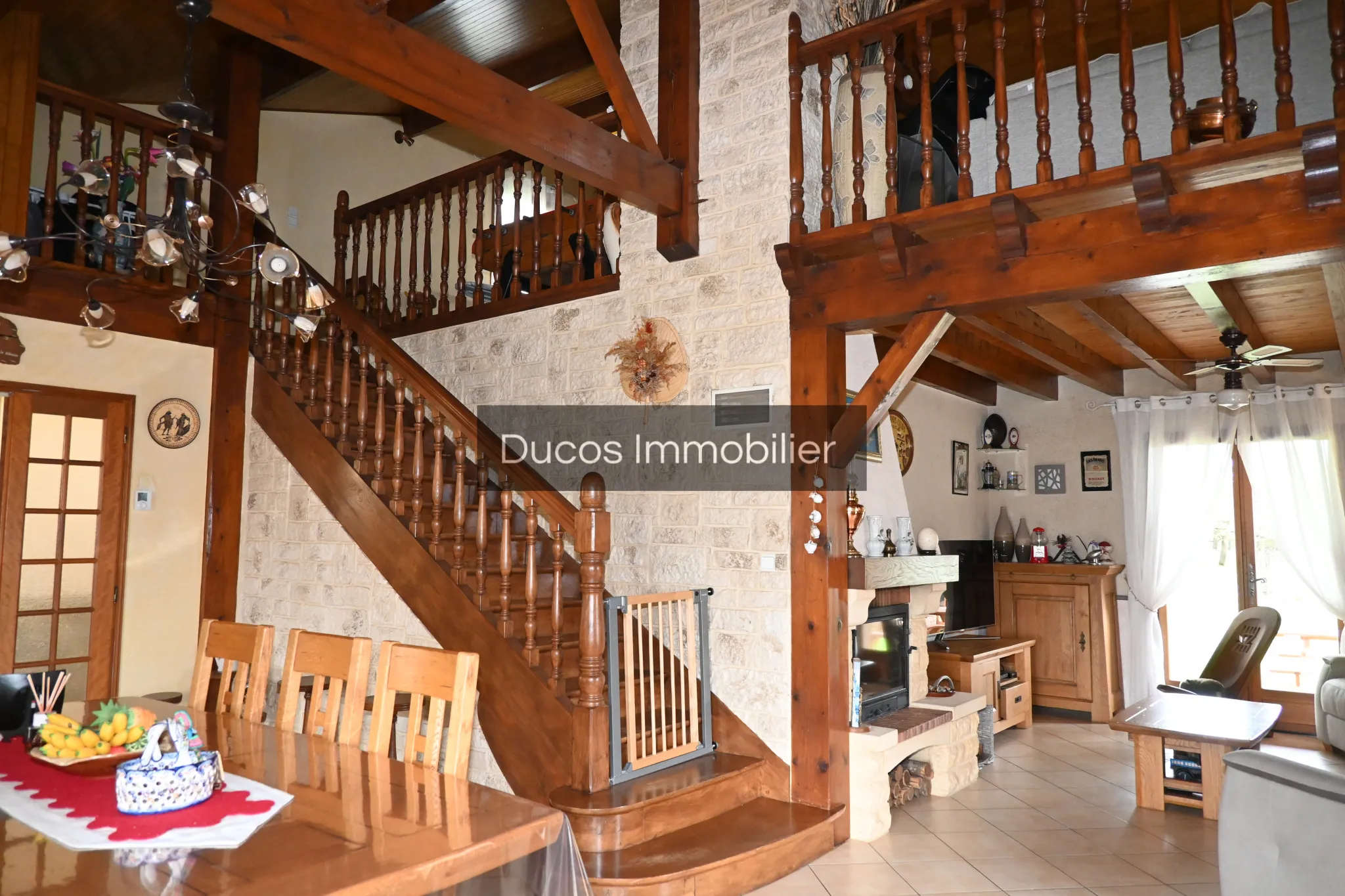 Maison traditionnelle avec vue à Seyches - 262500 EUR 