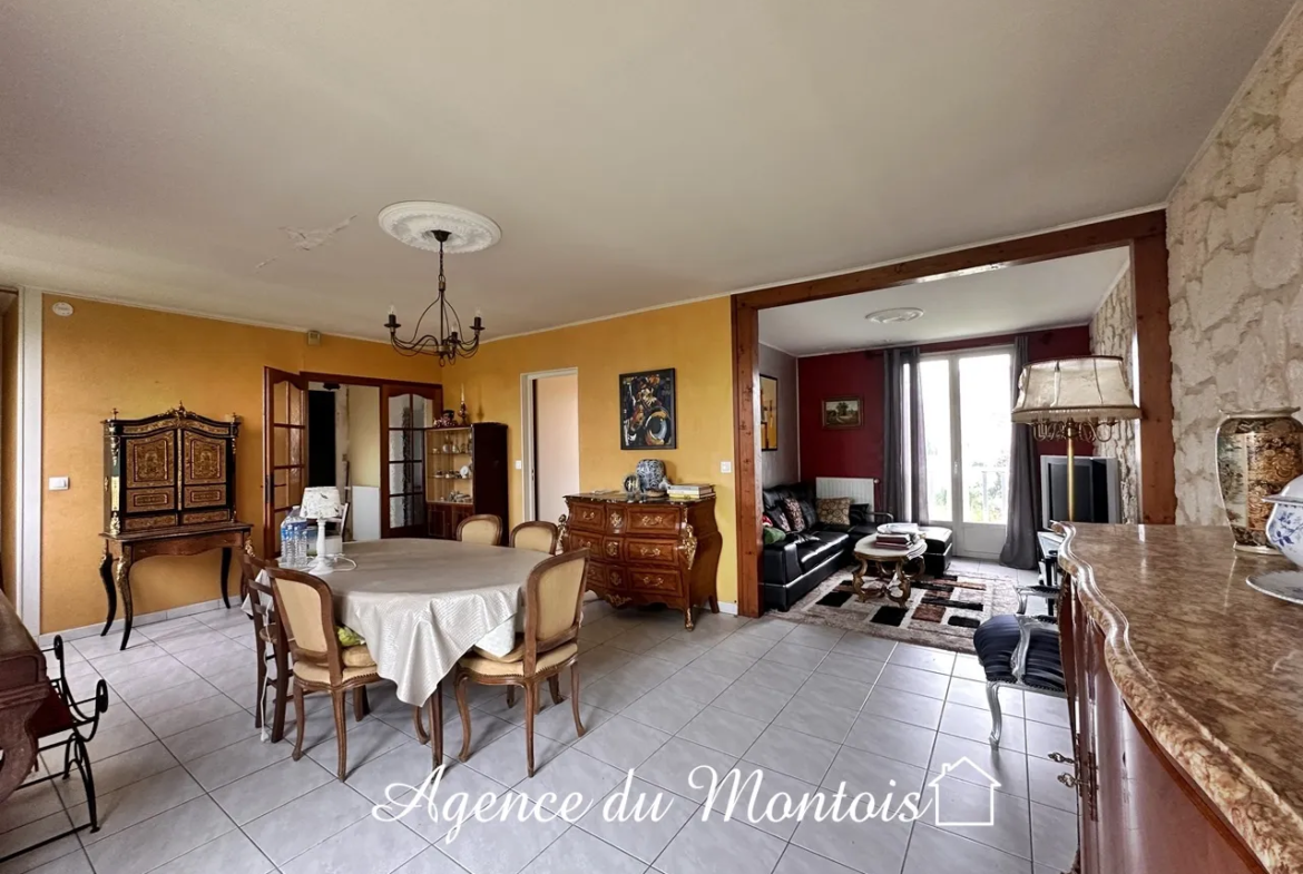 Maison à vendre à Longueville - 4 chambres et jardin 