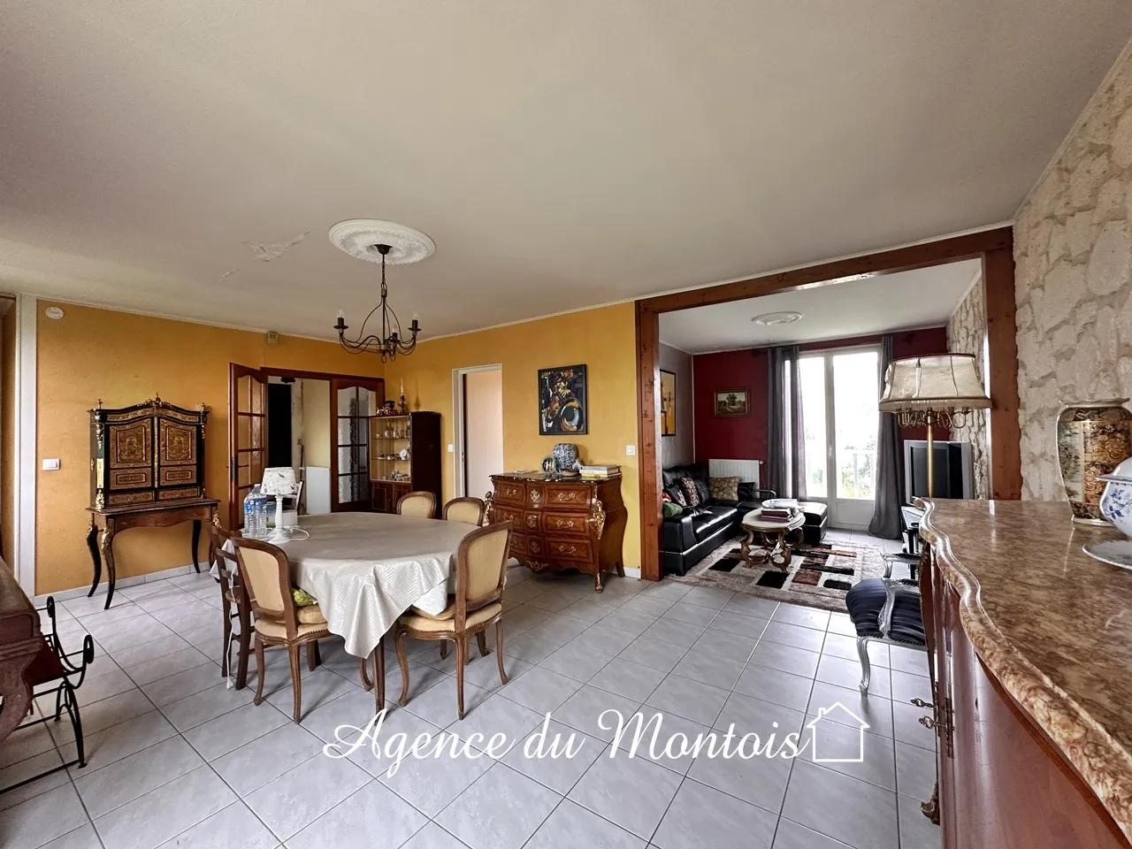 Maison à vendre à Longueville - 4 chambres et jardin 