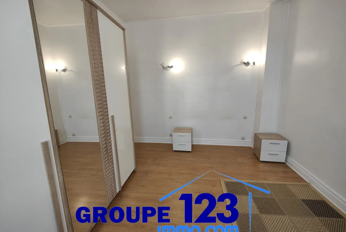 Maison familiale avec grand terrain et double garage à Migennes (89400) 