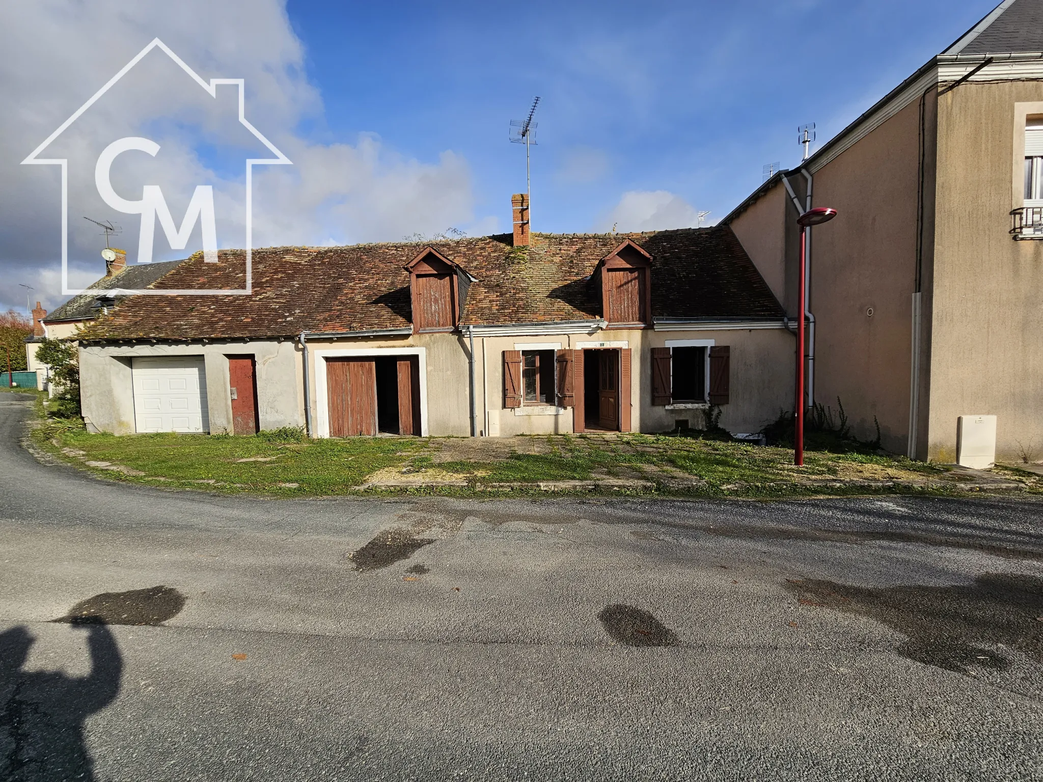 Maison de village mitoyenne à vendre à Brion - 22,900€ 