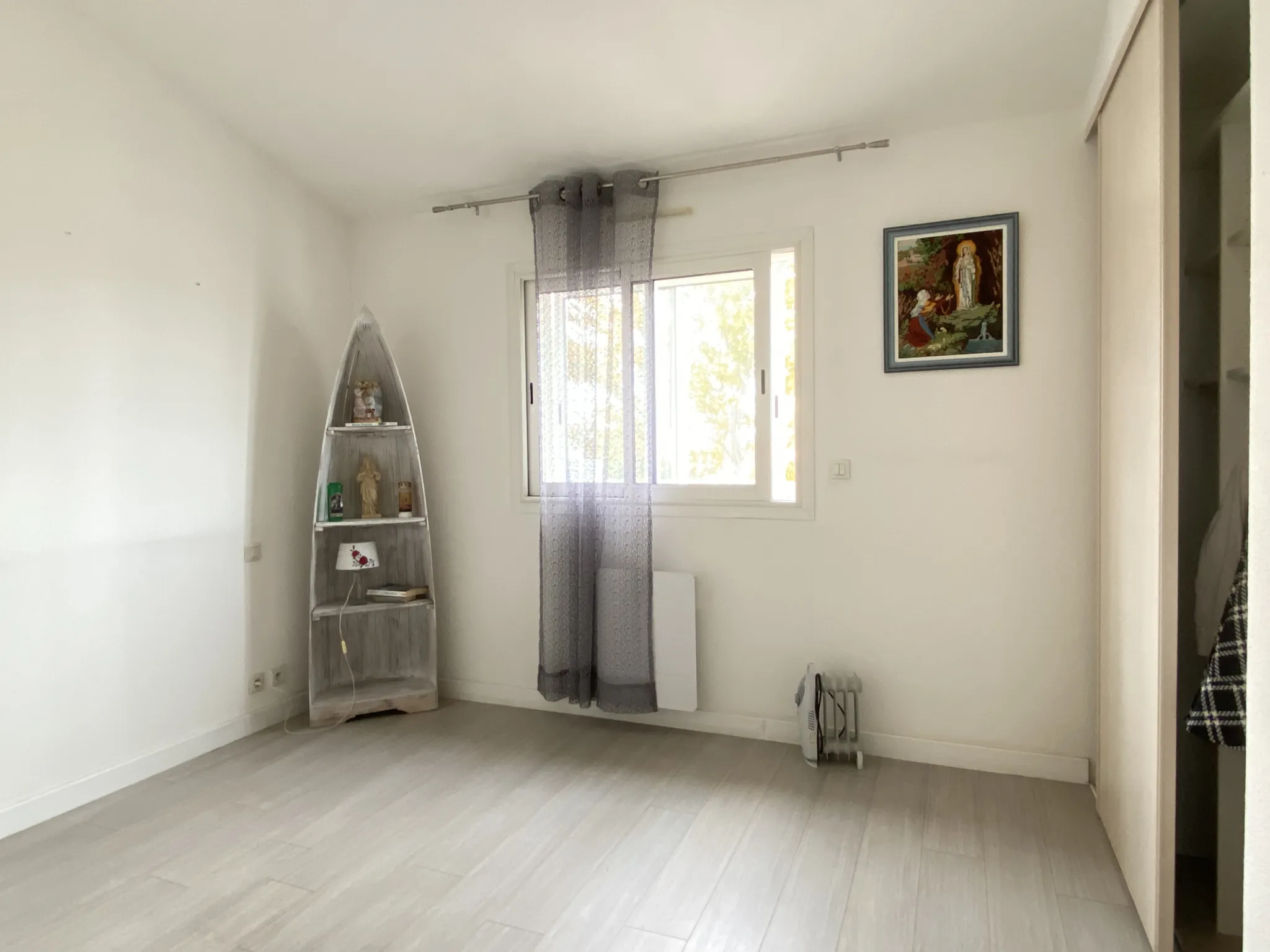 Appartement T4 à vendre à Perpignan avec terrasse et garage 