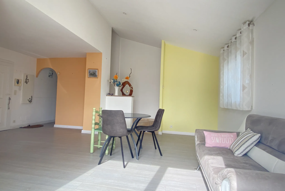 Appartement T4 à vendre à Perpignan avec terrasse et garage 