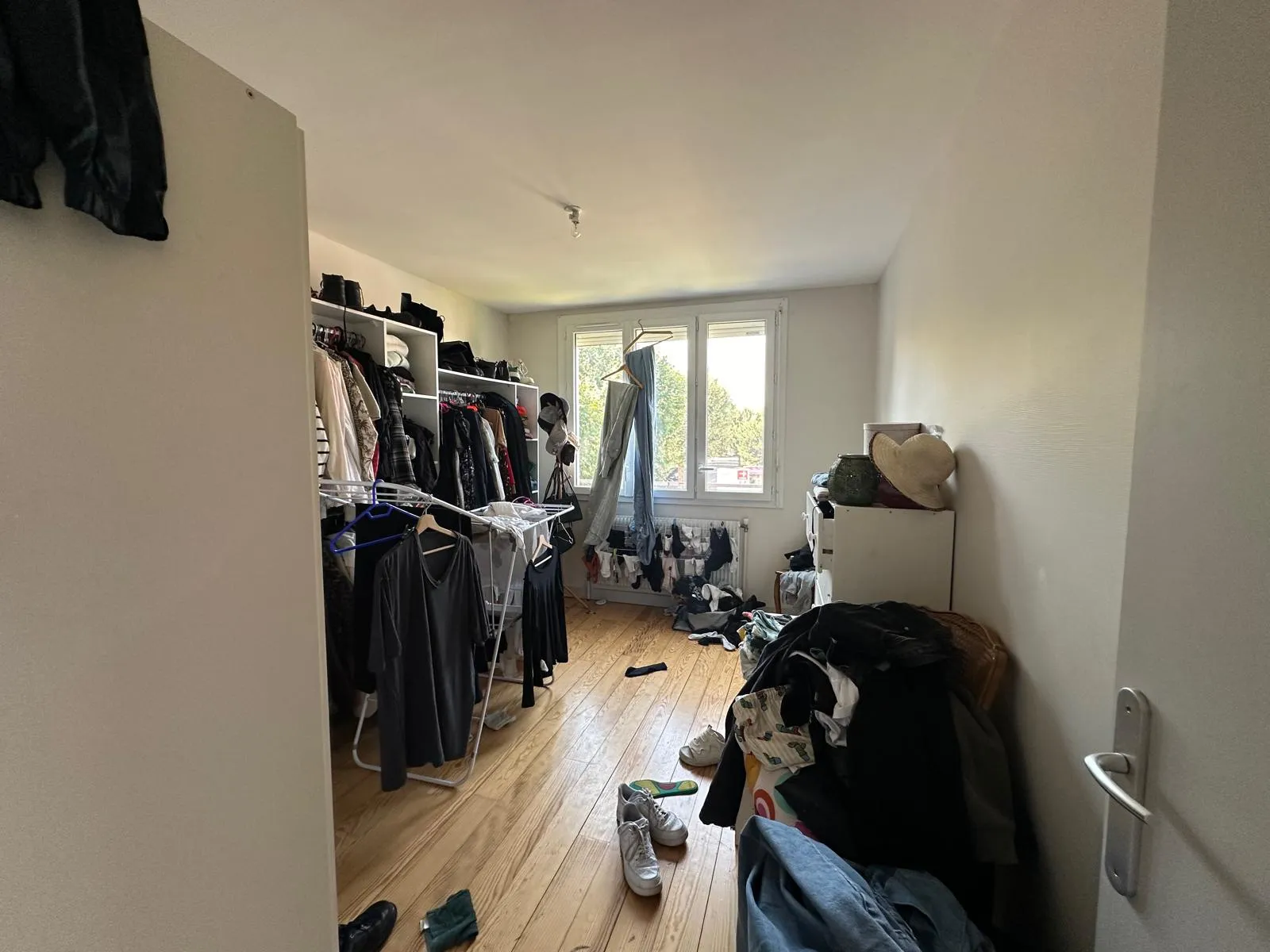 Appartement T3 de 74 m² à vendre avec garage, idéal pour investisseurs 