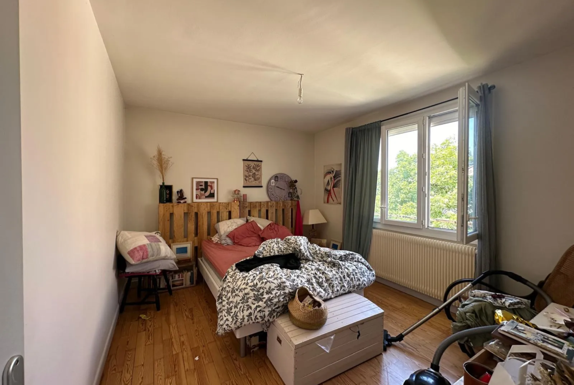 Appartement T3 de 74 m² à vendre avec garage, idéal pour investisseurs 