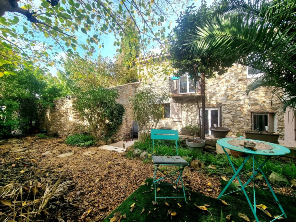 Belle maison de caractère à Sainte-Valière avec jardin