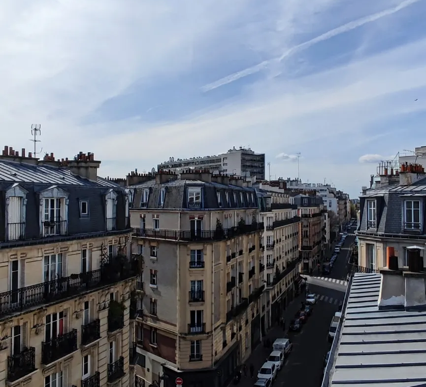 Chambre de service avec Vue sur le Sacré-Cœur à Jules Joffrin 