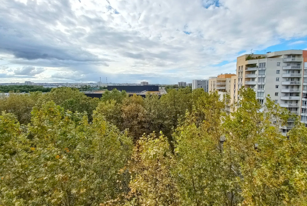 Vente Studio Lumineux à Créteil avec Parking et Cave 