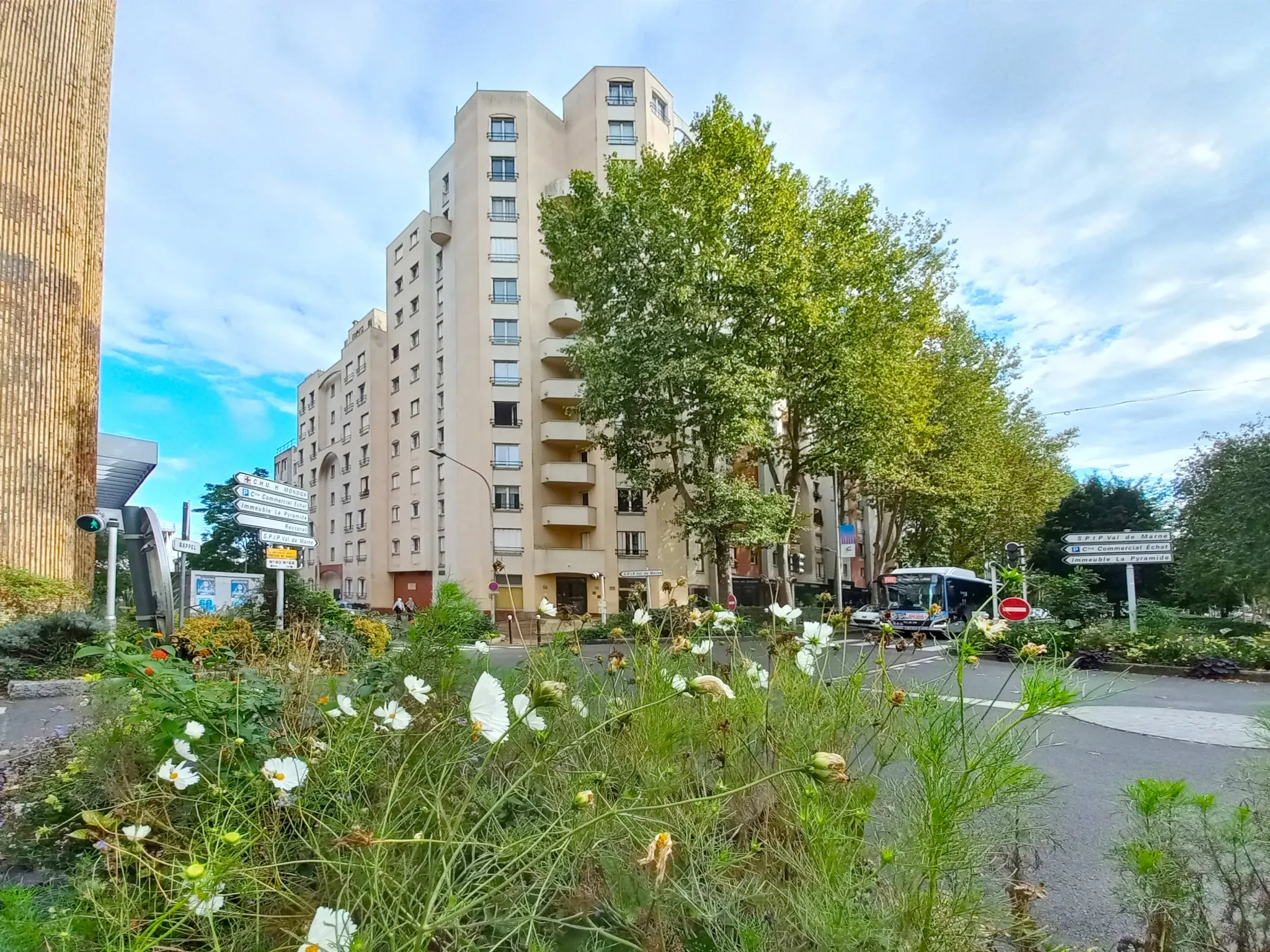 Vente Studio Lumineux à Créteil avec Parking et Cave 