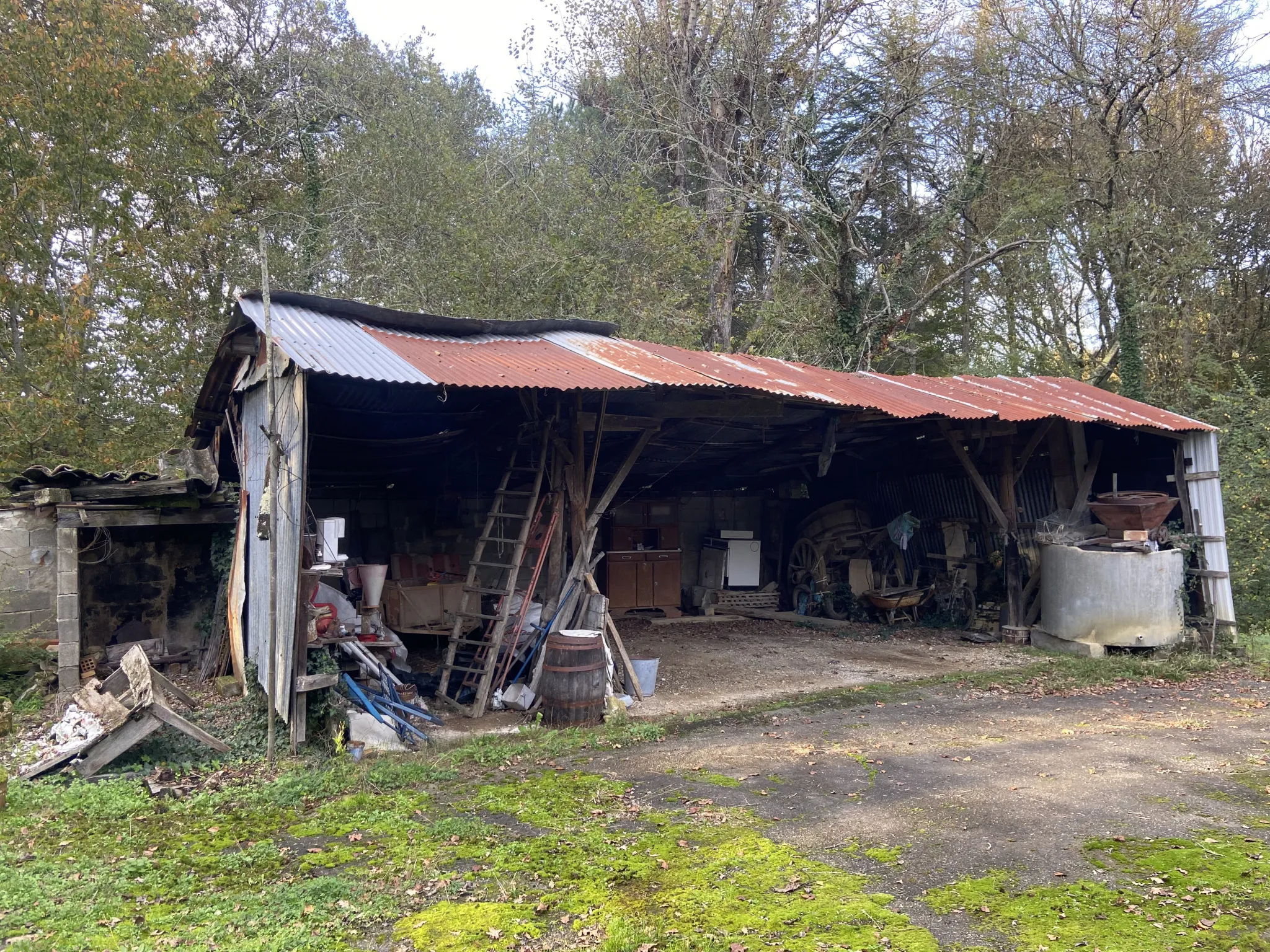 Maison de campagne avec piscine à restaurer proche d'Eauze 